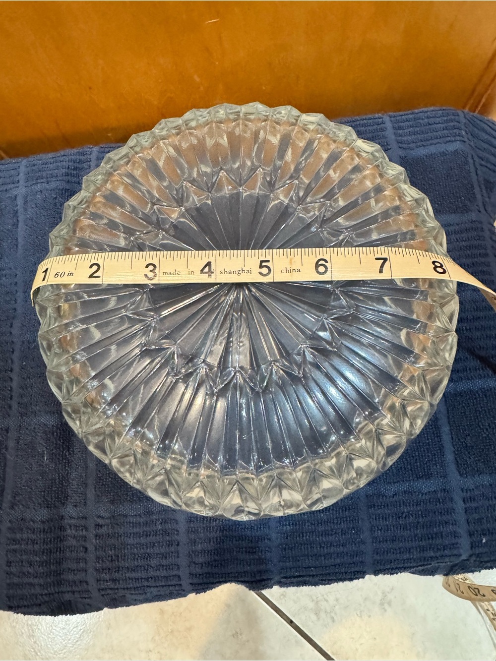 Crystal-Style Clear Glass Serving Bowl - Decorative Starburst Pattern - Picture 2 of 2